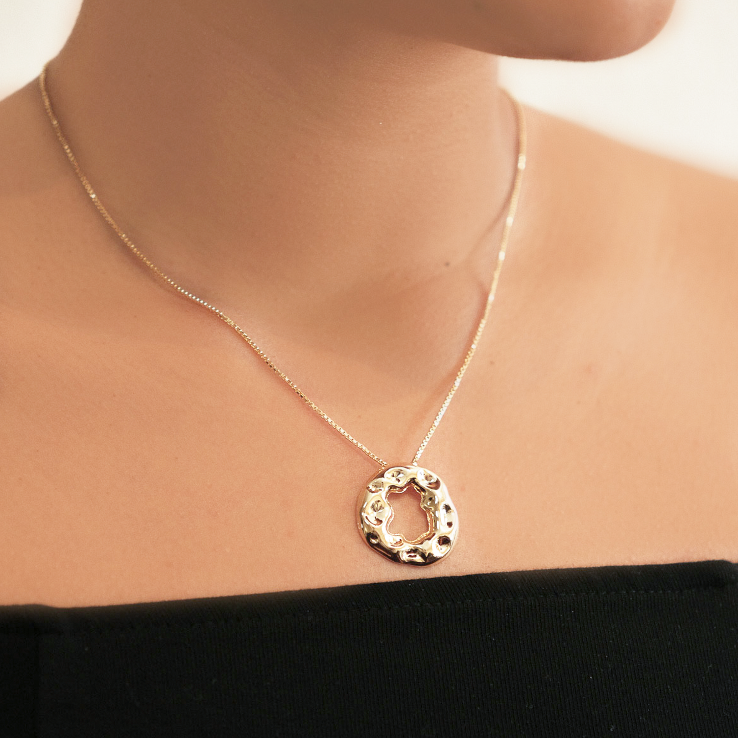 Collar con Dije Irregular - Chapa de Oro