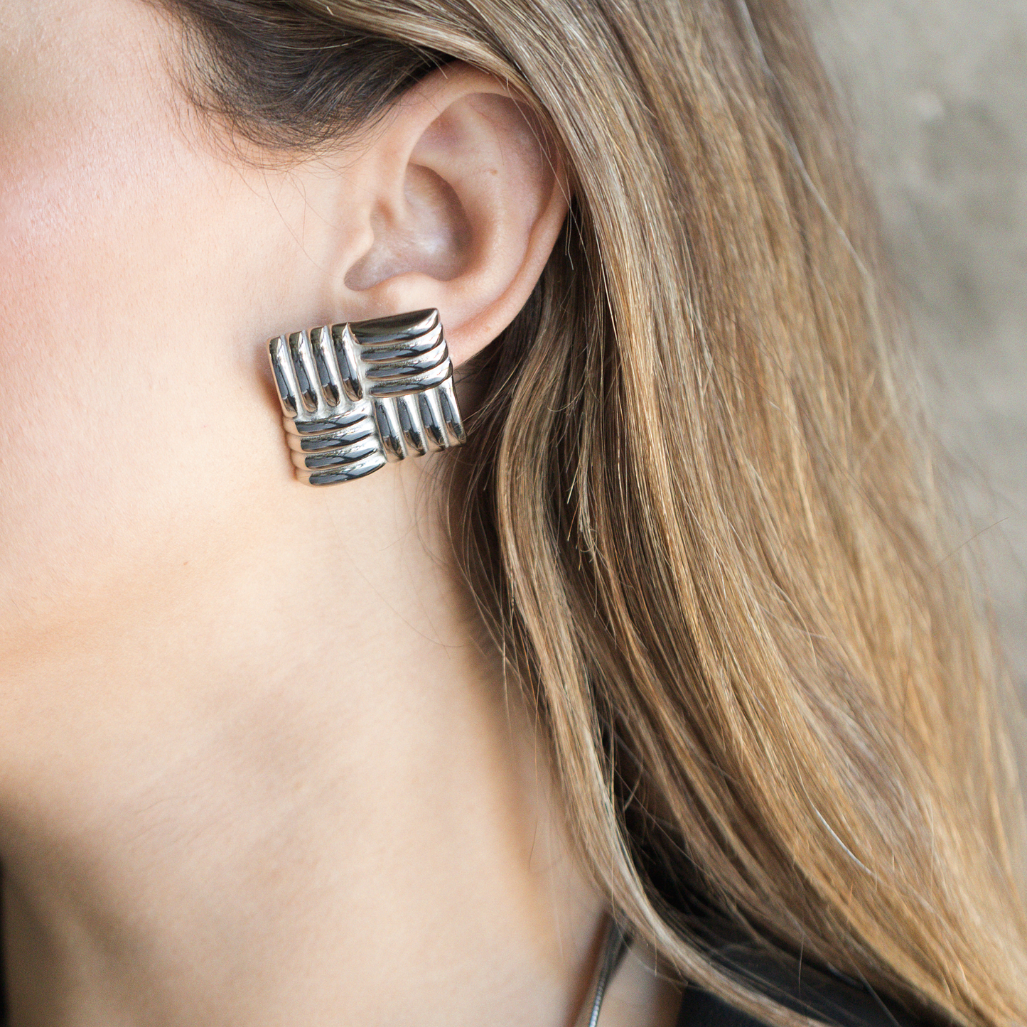 Arete Square Grabado - Chapa de Rodio