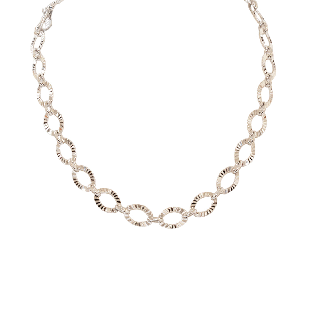Collar con Eslabones Ondulados Grabados – Chapa de Rodio