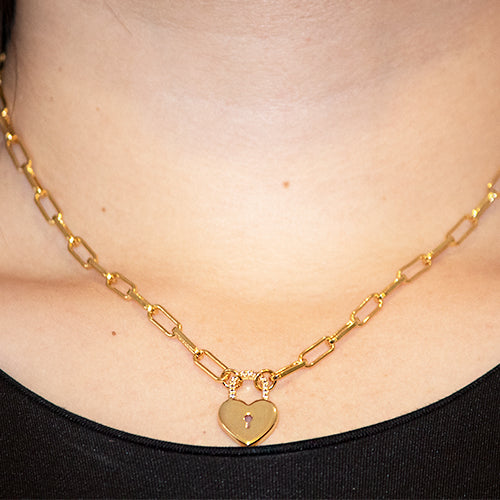 Golden Padlock Heart Necklace - Chapa de Oro