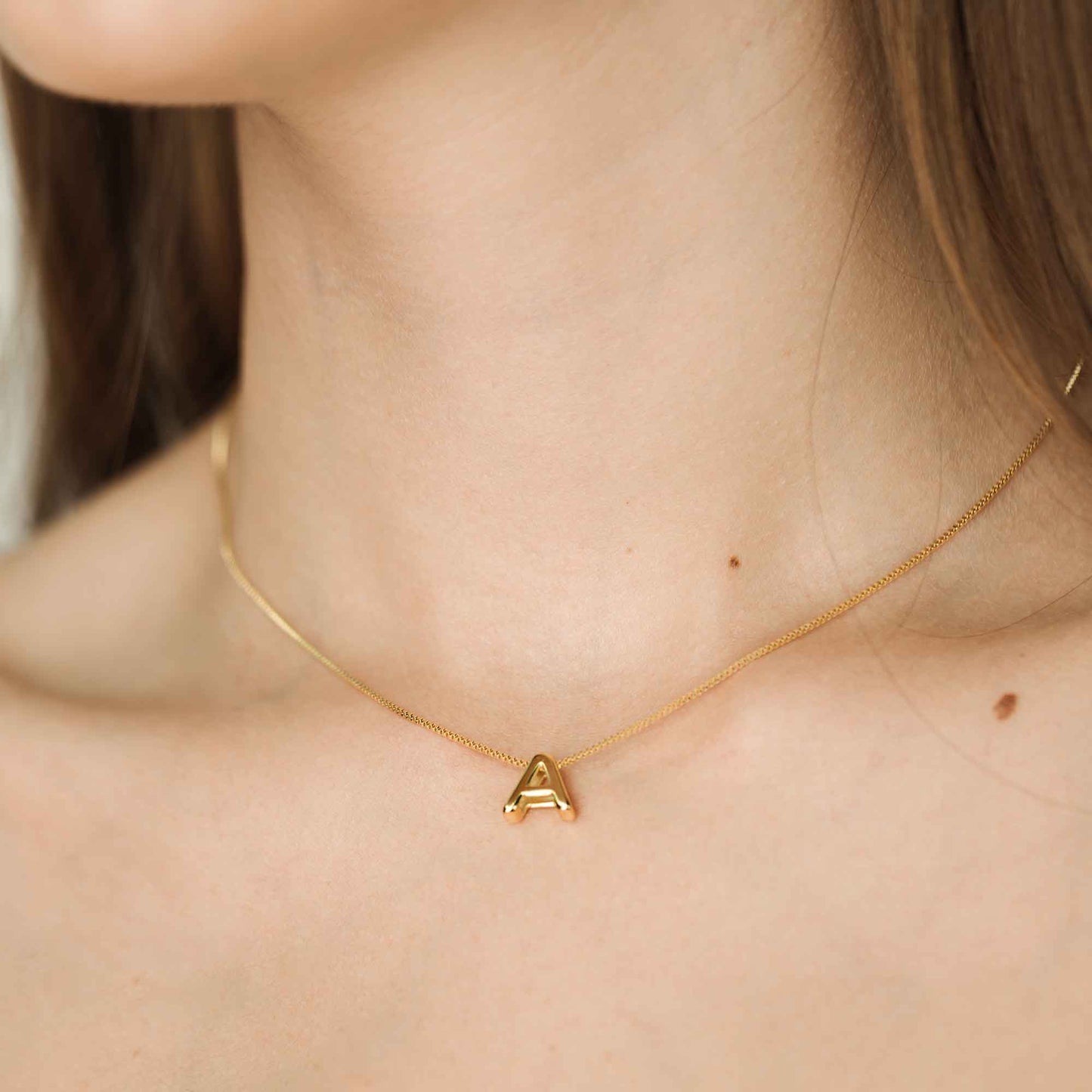 Collar Con Inicial V