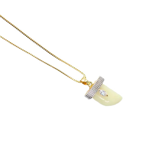 Collar Colmillo Pequeño con brillante – Chapa de Oro