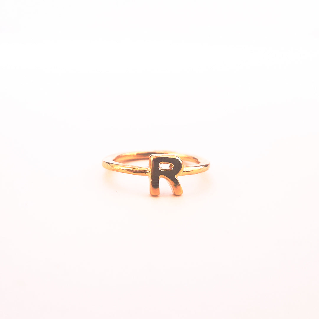 Anillos Midi Con Inicial – Chapa de Oro y Rodio