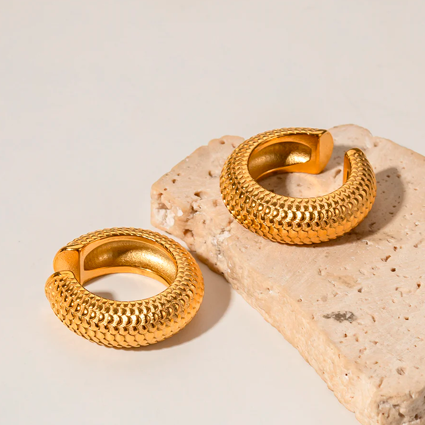 Chunky Earcuff Texturizado - Chapa de Oro