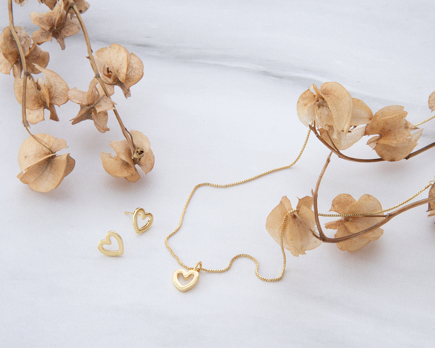 Mía Set de Collar y Aretes- Corazón - Chapa de oro