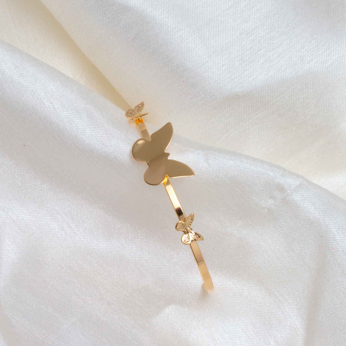 Brazalete Ajustable con Mariposas - Chapa de Oro