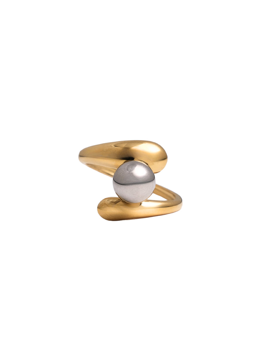 ANILLO DORADO CON PERLA PLATA